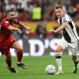 Joshua Kimmich und Daniel Carvajal im Laufduell.