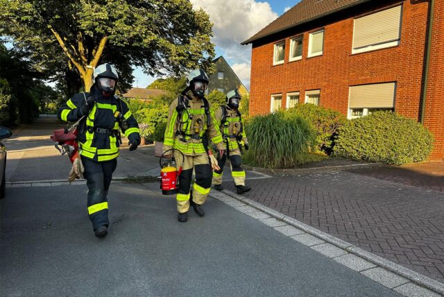 Die Einsatzkräfte der hauptamtlichen Feuerwehr rückten am Mittwochabend zum Einsatz in der Kleiberstraße in Dorsten-Hervest aus.