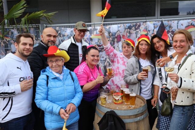 Fans beim Public Viewing EM Deutschlandspiel in Dorsten