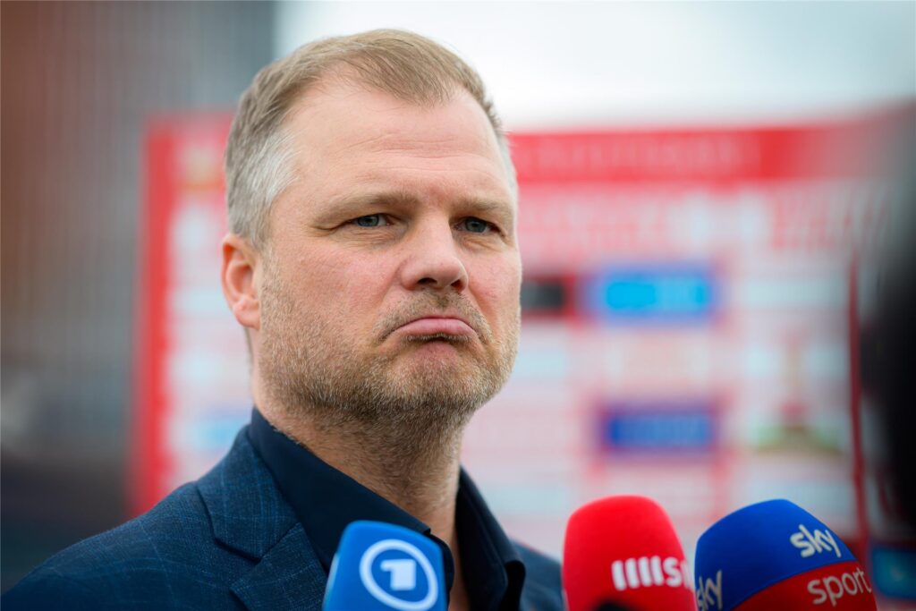 Fabian Wohlgemuth zieht die Mundwinkel nach unten.
