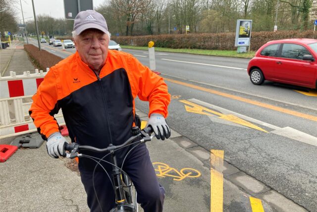 Das Reallabor Radschnellweg an der Willy-Brandt-Allee stößt nicht nur auf Begeisterung. Rentner Werner Schmidt fühlt sich hier nicht sicher.