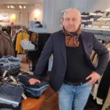 Isabel und Achim Prange stehen in ihrem früheren Premium-Outlet an der Großen Geldstraße in Recklinghausen.