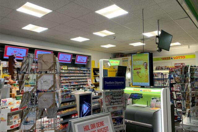 Die Postbank zieht sich aus der Lotto-Filiale von Björn Weide auf Schwerin zurück.