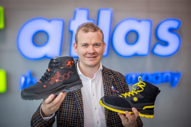Mit 30 Jahren führt Hendrik Schabsky das Familienunternehmen Atlas Safety shoes in Dortmund-Wickede. Jährlich produziert und versendet das Unternehmen 2,7 Millionen Paar Sicherheitsschuhe.