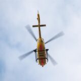 Ein Rettungshubschrauber in der Luft