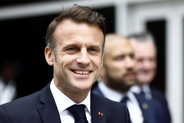 Der französische Präsident Emmanuel Macron kommt zur zweiten Runde der Parlamentswahlen in Le Touquet-Paris-Plage zur Wahl.