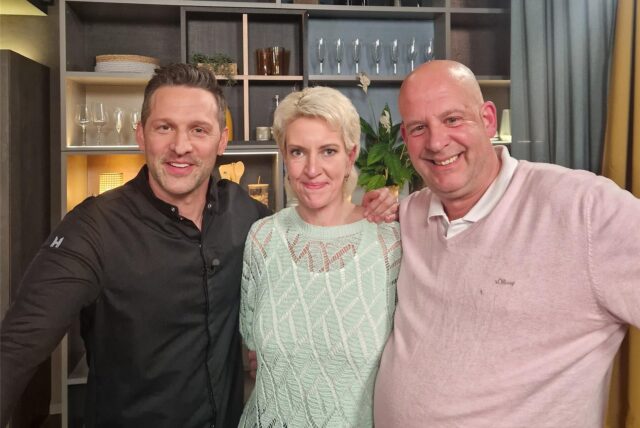 Starkoch Alexander Kumptner mit Sabrina Macher und Marco Pape von Halterner Drügen Pütt.