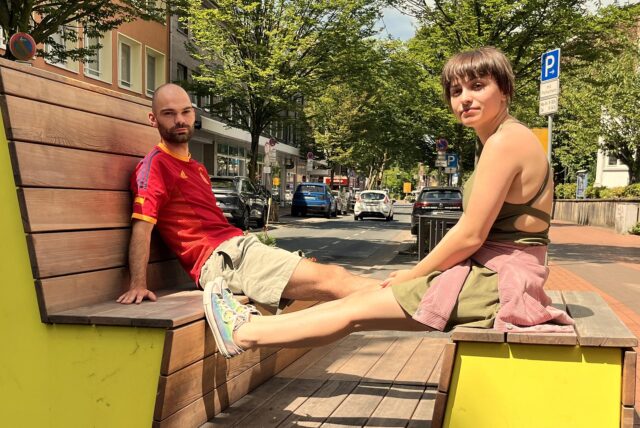 Unsere Reporter finden die City Möbel gar nicht schlecht, aber die Lage verwirrt doch ein wenig.