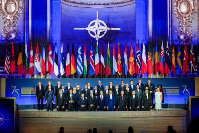 Die Staats- und Regierungschefs stehen bei den Feierlichkeiten zum 75. Jubiläum der Nato zusammen. Der Nato-Gipfel dauert bis zum 11.07.2024.