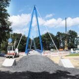 Ansicht von der Baustelle am Walzenwehr mit neuer Blauer Brücke