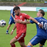 Spieler im Zweikampf.