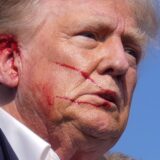 Attentatsversuch: Donald Trump nach den Schüssen bei einer Wahlkampfveranstaltung in Pennsylvania.