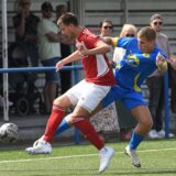 Die Spvg Schwerin (blaue Trikots) spielte am Sonntag einen Test am Grafweg gegen den VfB Hüls.