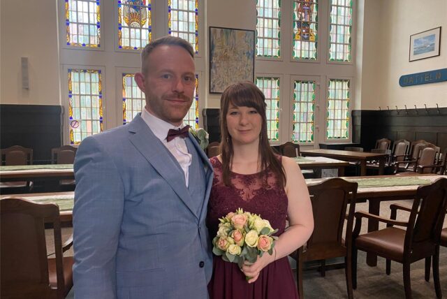 Jana und Robin Karsch im Dattelner Rathaus.