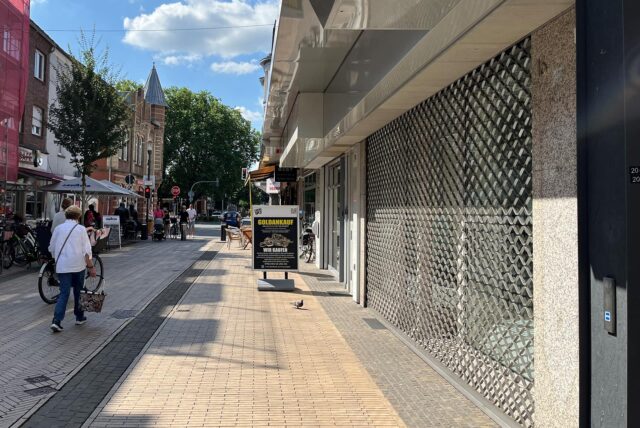 Gitter verriegeln ein Geschäft