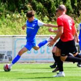 Der FC Frohlinde (blaues Trikot) tritt nun doch mit nur einer Mannschaft in der Kreisliga A an. Im Testspiel gegen den B-Kreisligisten SG Arminia/Victoria siegte der FCF deutlich mit 5:1.