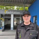 Kai Klimt, Leiter der Radstation, vor der Radstaion in Dorsten