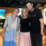 Die Inhaber Anne Karras, Doris und Johannes Langer bei der Eröffnung der neuen Trainingsfläche im Sportforum.