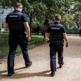 Ein Mitarbeiter des Recklinghäuser Ordnungsamtes wurde im Juni 2024 auf dem Neumarkt in Recklinghausen-Süd mit einer Glasflasche angegriffen und verletzt. (Symbolbild)