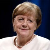 Die frühere Bundeskanzlerin Angela Merkel bei einer Veranstaltung im Rahmen der Leipziger Buchmesse auf einer Bühne im Schauspiel Leipzig.