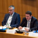 Bürgermeister Rajko Kravanja und Kämmerer Michael Eckhardt (li.) bei einer Ratssitzung.