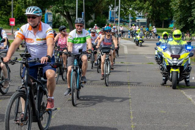 Die NRW-Radtour mit mehreren 100 Teilnehmern führte am Freitagmittag (19. Juli) durch Castrop-Rauxel.