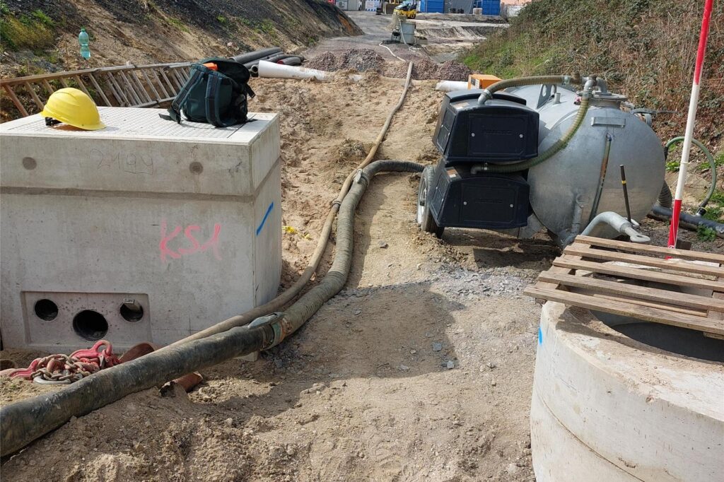 Eine Baustelle am Ölmühlenbach in Datteln. Eine Baustelle am Ölmühlenbach in Datteln.