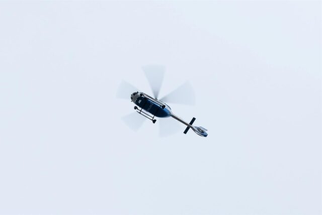 Ein Hubschrauber kreiste am Sonntag mehrmals über Städte im Kreis Recklinghausen und Dortmund (Symbolfoto).