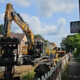 Ein Bagger auf einer Baustelle