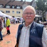 Senior auf dem Marktplatz in Haltern