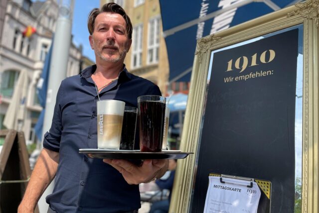 Bekim Agushi, Chef-Kellner beim 1910 am Markt in der Castroper Altstadt