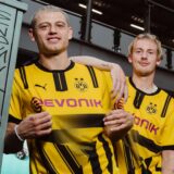Das Design des neuen BVB-Cup-Trikot ist an vorherigen Trikots der Dortmunder Mannschaft inspiriert.
