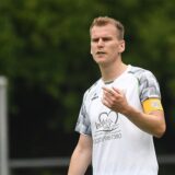 Moritz Budde (l.) Kapitän des SV Wacker Obercastrop II, hier im Testspiel gegen FC Erkenschwick, musste im Test bei RW Germania eine Niederlage hinnehmen.