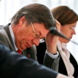 OB Langemeyer und die Leiterin des Rechnungsprüfungsamtes, Jutta Seybusch.