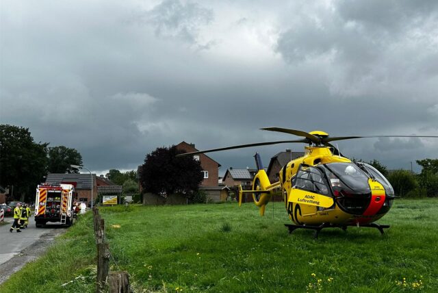 Ein Rettungshubschrauber landete am Freitagmittag (26. Juli) auf einer Wiese in Dorsten.
