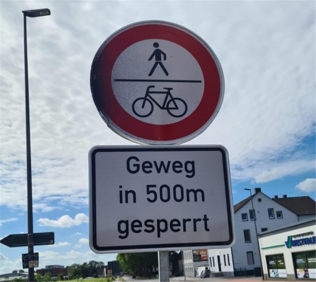 Ein fehlerhaftes Verkehrsschild auf der Herner Straße Ein fehlerhaftes Verkehrsschild auf der Herner Straße