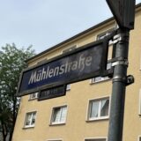 Das Straßenschild an der Mühlenstraße in Castrop-Rauxel.
