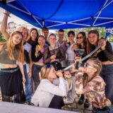Bierspiele zum Zeitvertreib – oder einfach entpannen. Die Zeltplatz-Besucher wussten sich die Zeit bis zu den Konzerten gut zu vertreiben.