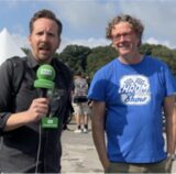 Tobias Mühlenschulte von der RZ und Dirk Krühler auf dem Veranstaltungsgelände der Chrom und Flammen Show