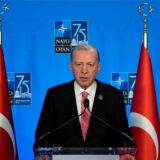 Der türkische Präsident Recep Tayyip Erdogan spricht während einer Pressekonferenz während des Nato-Gipfels in Washington.