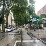 Stefan-Engel-Platz, gegenüber des Klinikums Mitte und vor der Kinder-Chirurgischen Klinik auf der Beurhausstraße.