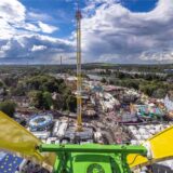 Blick aus dem Riesenrad auf die Cranger Kirmes.