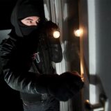 Eine Frau und fünf Männer stehen in Bochum vor Gericht – sie sollen als sogenannte „Lupo-Bande“ Einbruchstaten verübt haben. (Symbolbild)
