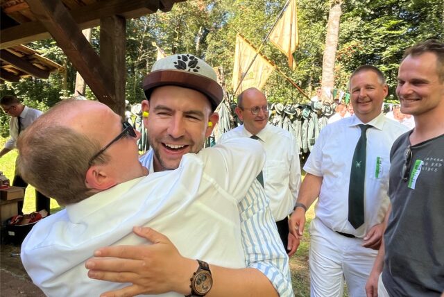Die Freude kannte am Ende keine Grenzen, als Lukas Pieper den Vogel abschoss.