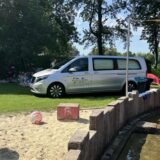 Am Dienstagvormittag (30.7.) ist ein Mann im Freibad Froschloch gestorben. Entsprechend war ein Leichenwagen vor Ort – der Freibad-Betrieb ging aber sonst normal weiter