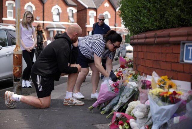 Trauer und Entsetzen sind groß in der Stadt nördlich von Liverpool.