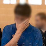 Sie sollen Juden und gemäßigte Moslems im Visier gehabt und verschiedene Anschläge diskutiert haben. Sieben mutmaßliche Terroristen des Islamischen Staats stehen in Düsseldorf vor Gericht.