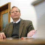 Kai Schürholt sitzt am 19. Dezember 2007 in einem Gerichtssaal im Amtsgericht in Landau.