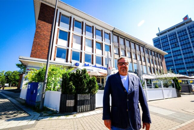 Investor Markus Römer will sein Haus Bergstraße 14-18 (Hintergrund) weiter aufwerten. Bauen am dahinter gelegenen Ahornweg ist für den 56-jährigen Marler kein Thema mehr.