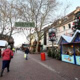 Blick auf den Weihnachtsmarkt in Opladen.